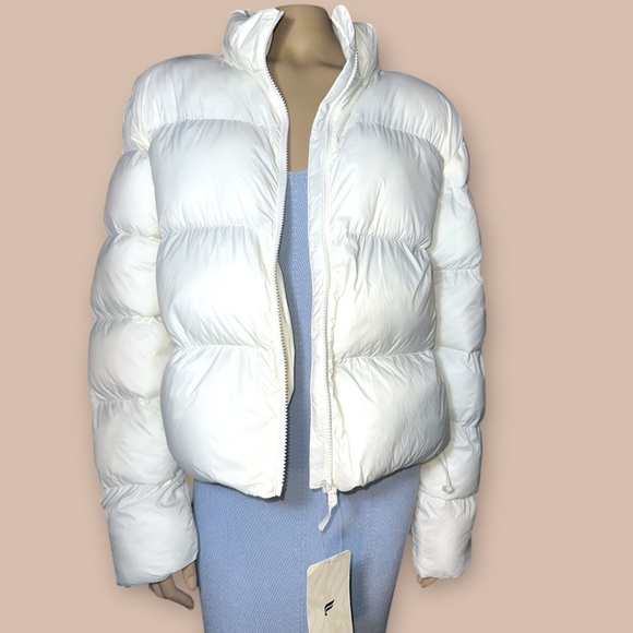 NWT Fabletics women’s essential puffer cropped, insulated jacket Size L - Picture 11 of 15